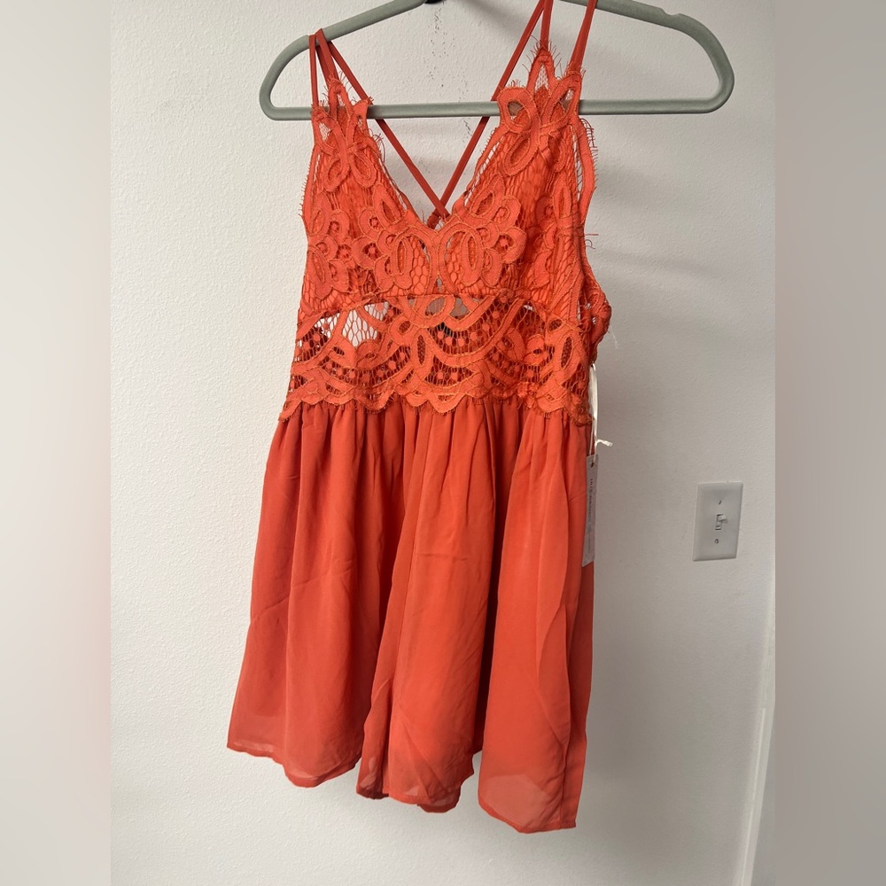 Iris Basic Lace Mini Dress